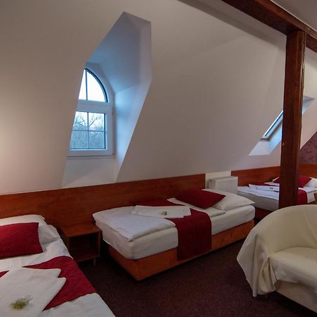 Hotel U Kaple Дечин Екстер'єр фото
