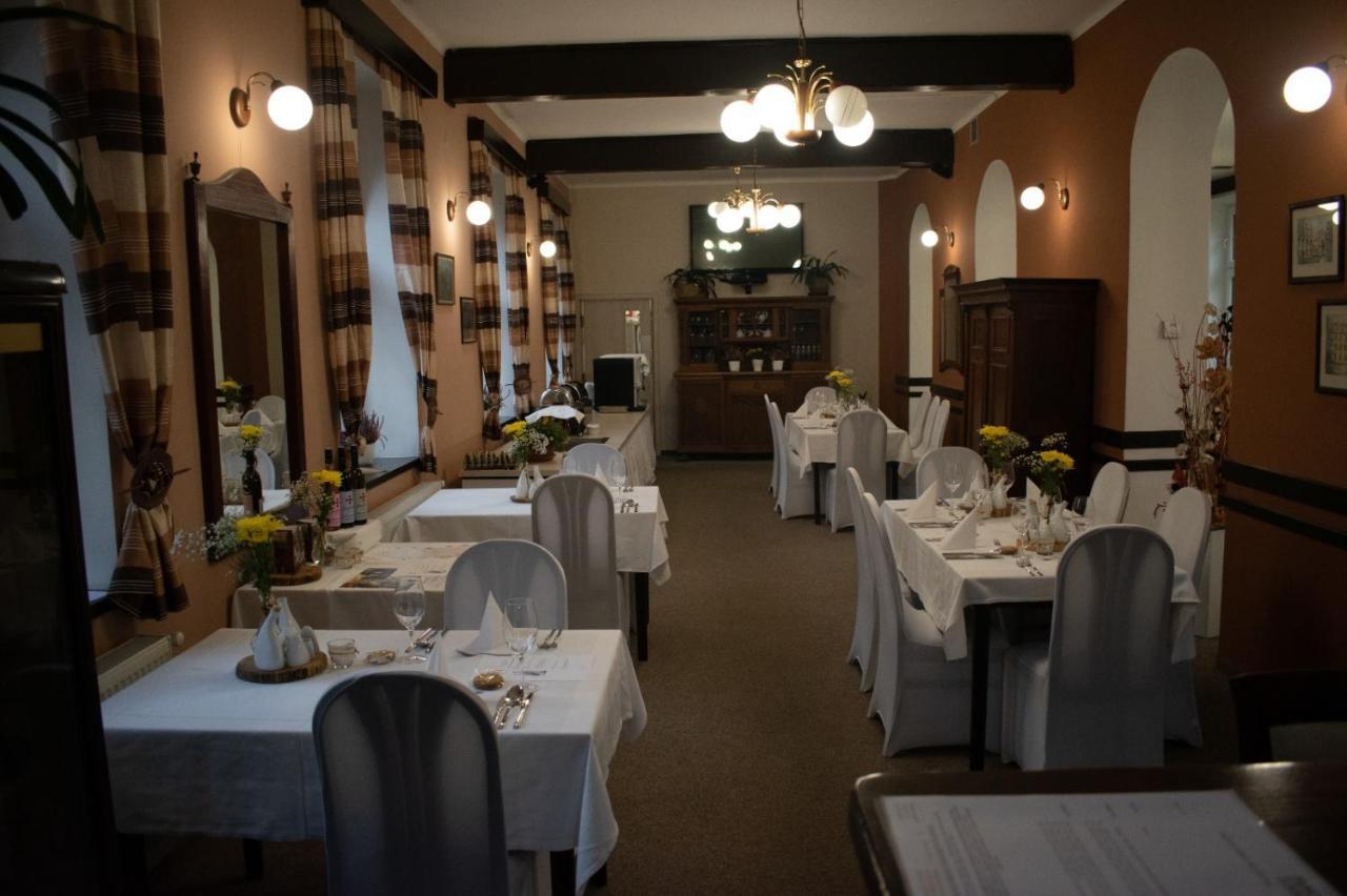 Hotel U Kaple Дечин Екстер'єр фото