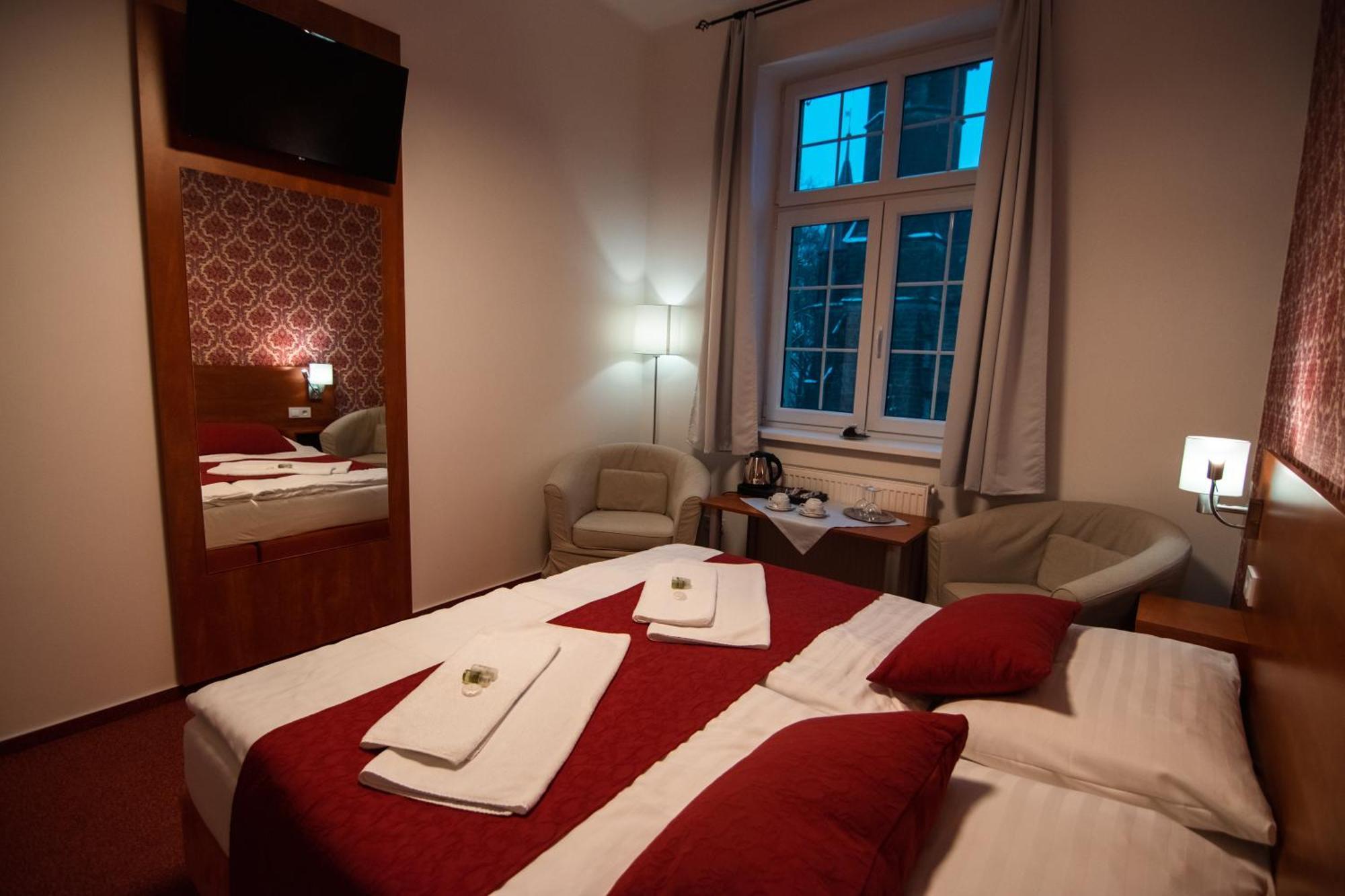 Hotel U Kaple Дечин Екстер'єр фото