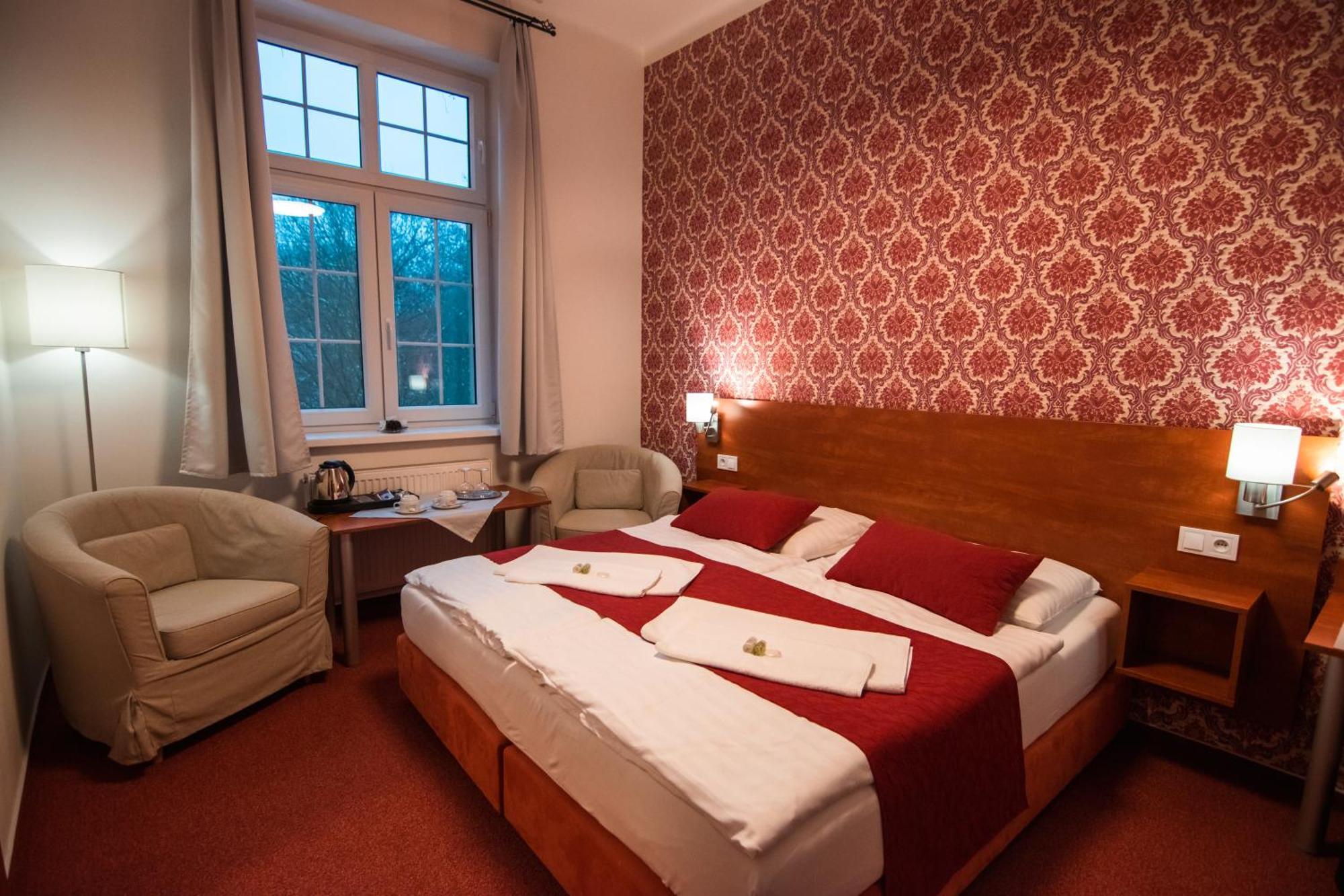 Hotel U Kaple Дечин Екстер'єр фото